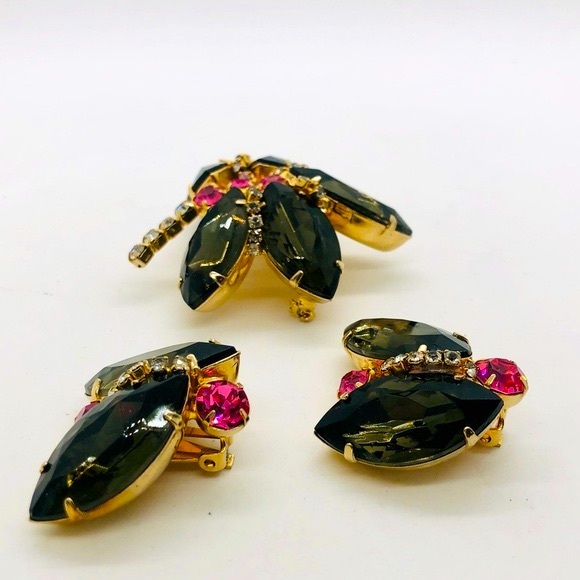 Rare Vintage Demi Parure Rhinestone Brooch Set - Picture 8 of 17